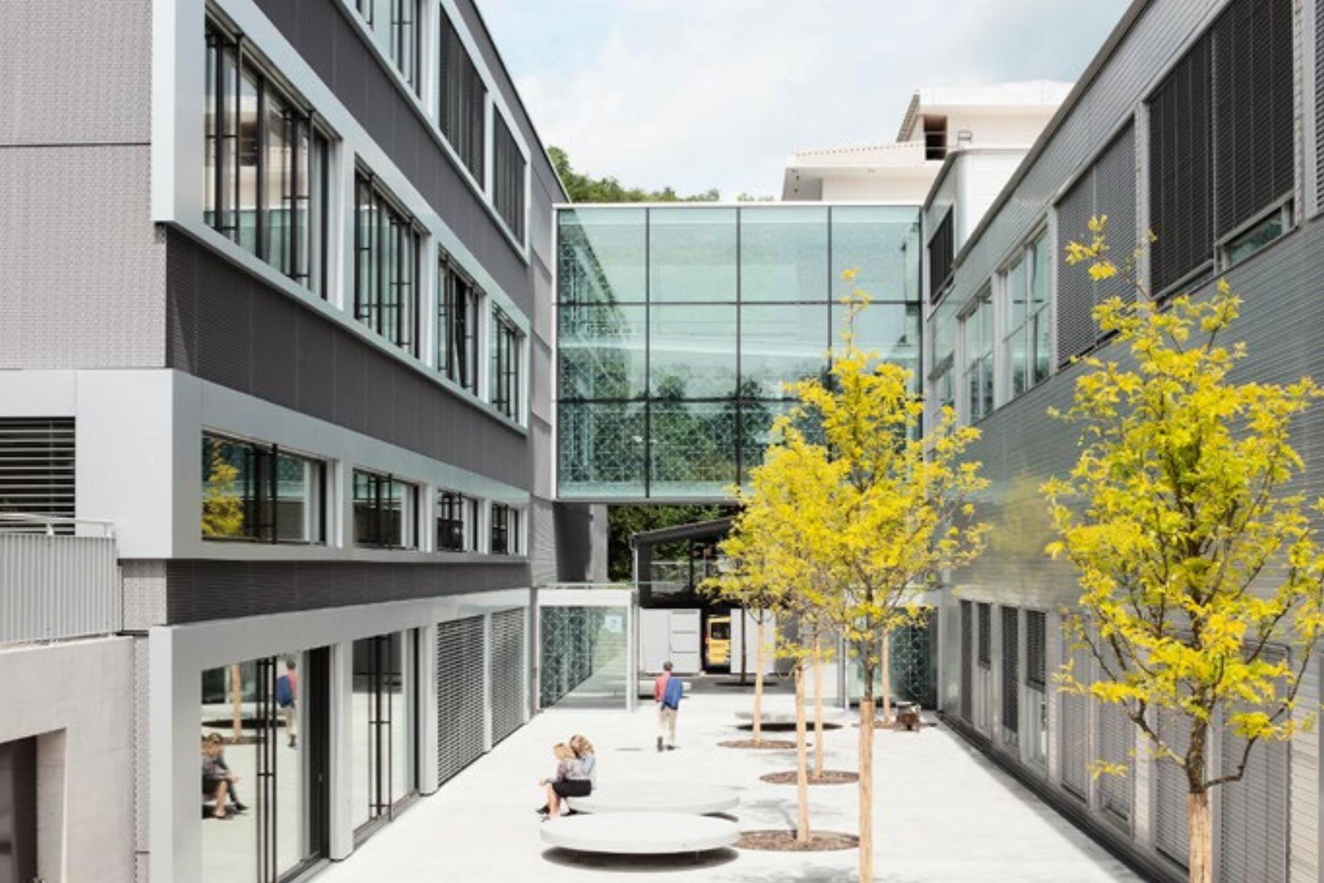 Weiterbildung zahlt sich aus – für Fachkräfte und Unternehmen - Das Bild wird blockiert. – Möglicherweise durch einen aktiven Adblocker.