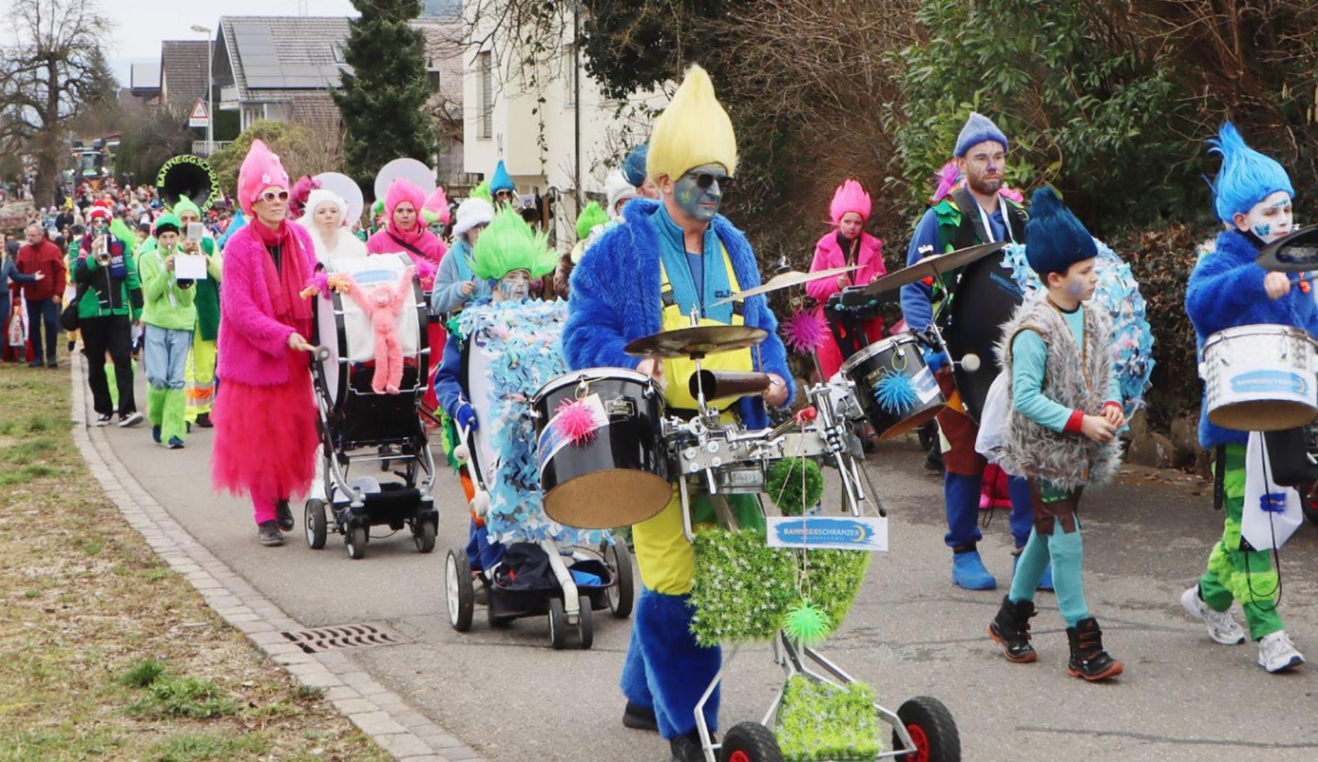 Fantasievoller Kinderfasnachtsumzug in Mägenwil - Das Bild wird blockiert. – Möglicherweise durch einen aktiven Adblocker.