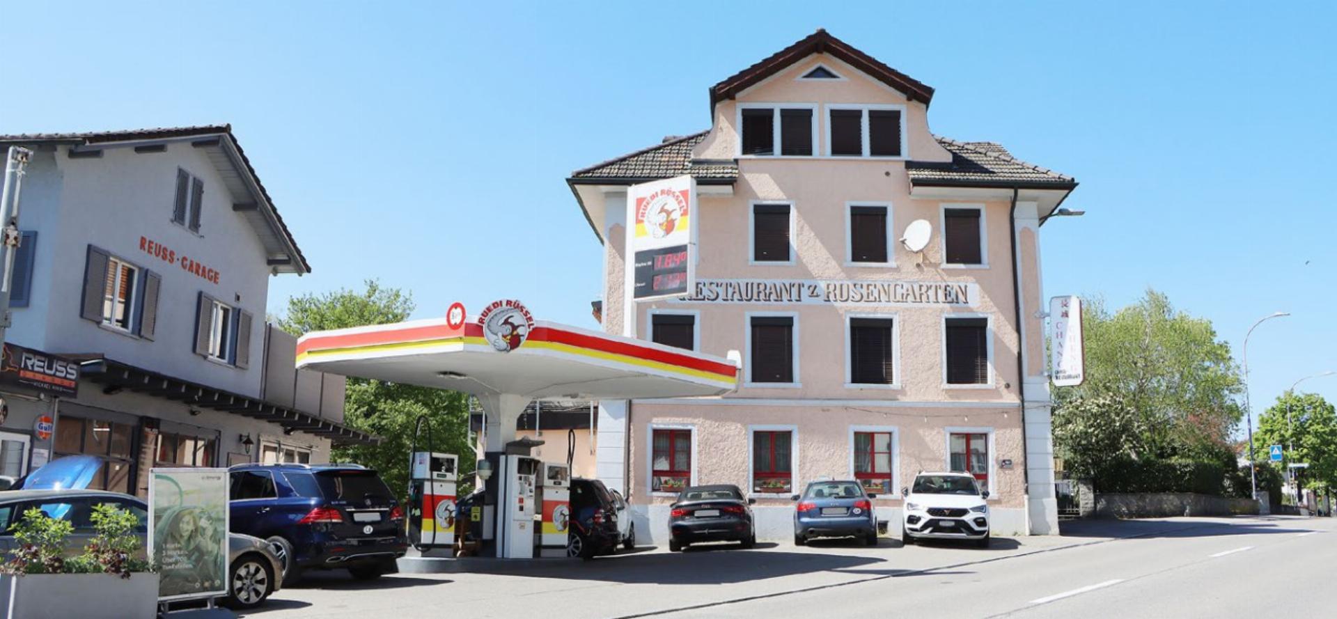 Vermummte Gestalten bei der Tankstelle - Das Bild wird blockiert. – Möglicherweise durch einen aktiven Adblocker.