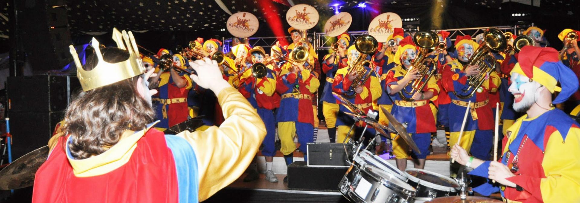 Hinterbächliball: Die Narren feierten und tanzten die ganze Nacht - Das Bild wird blockiert. – Möglicherweise durch einen aktiven Adblocker.