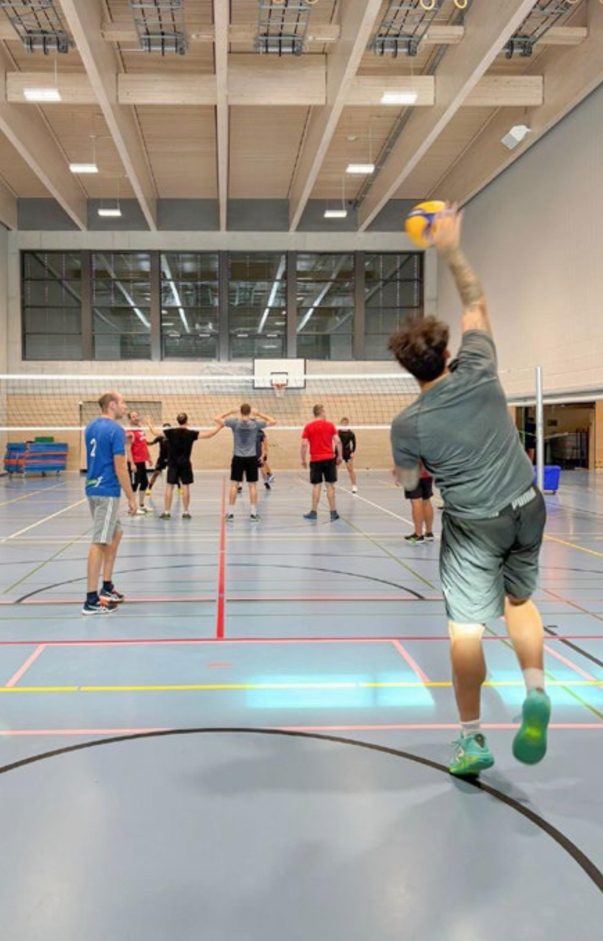 Volley Reusstal trainierte im Zürcher Weinland - Das Bild wird blockiert. – Möglicherweise durch einen aktiven Adblocker.