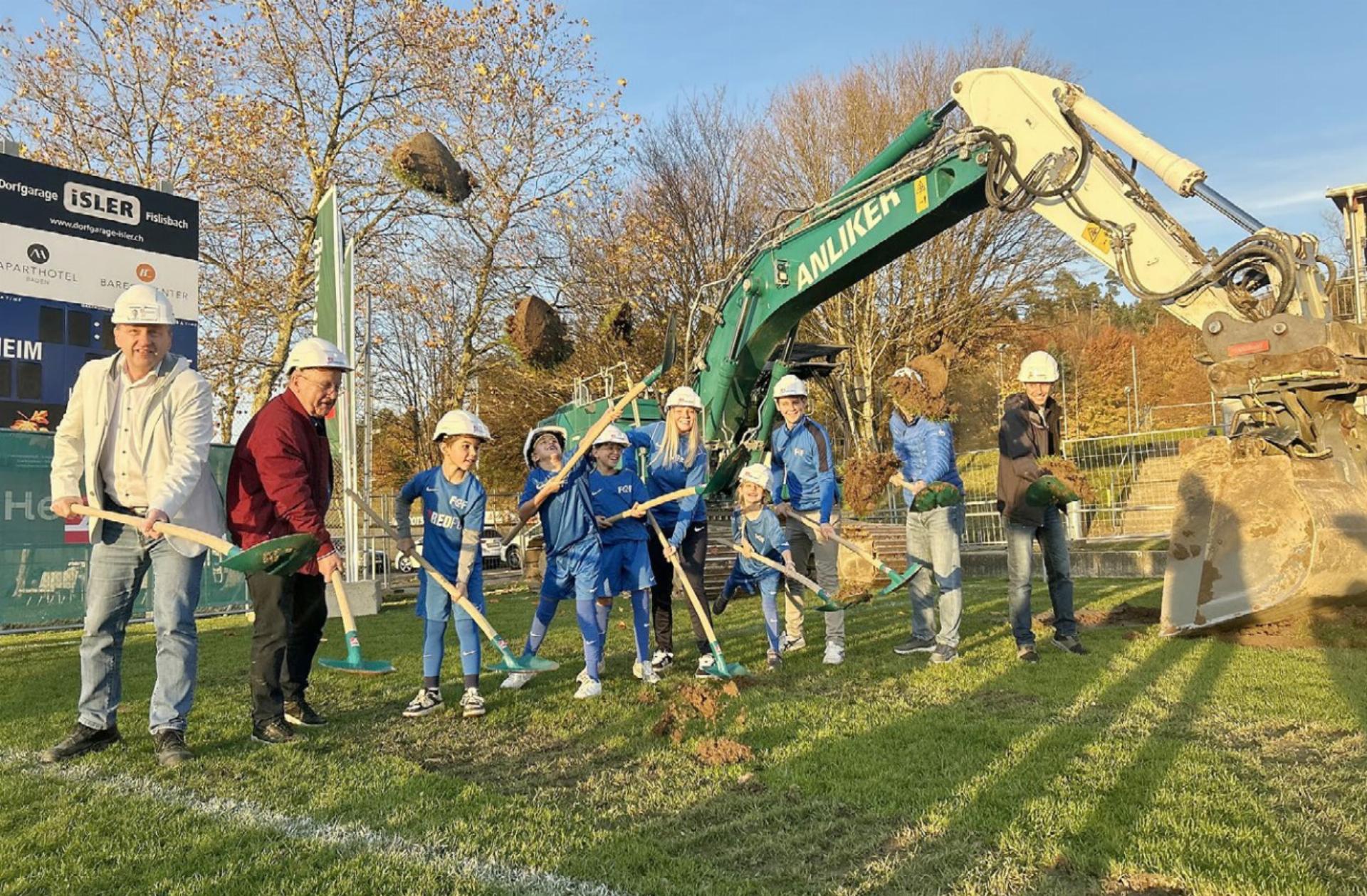 Spatenstich für die «topfebene Fläche» - Das Bild wird blockiert. – Möglicherweise durch einen aktiven Adblocker.