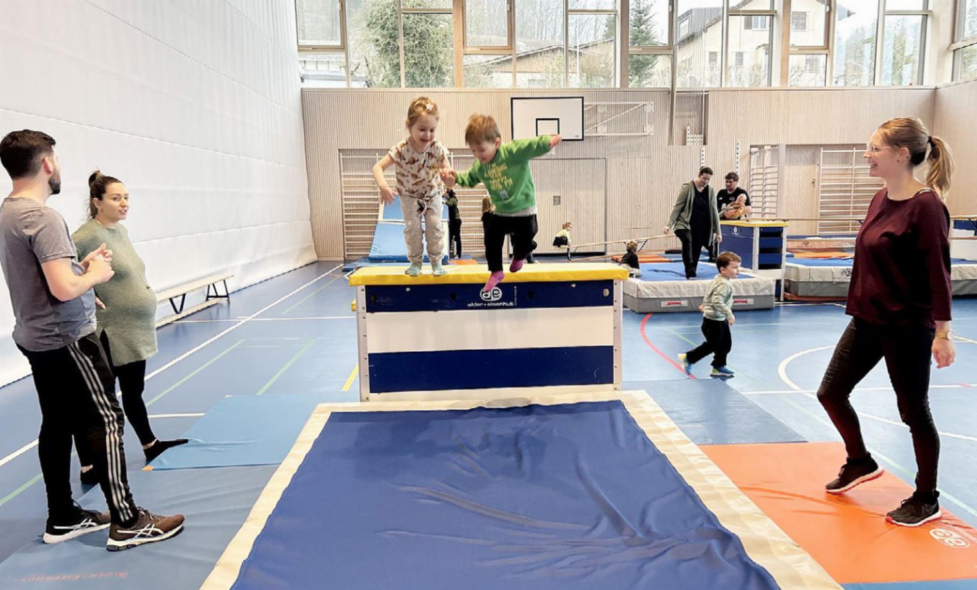 Die Turnhalle wird zum grossen Spiel