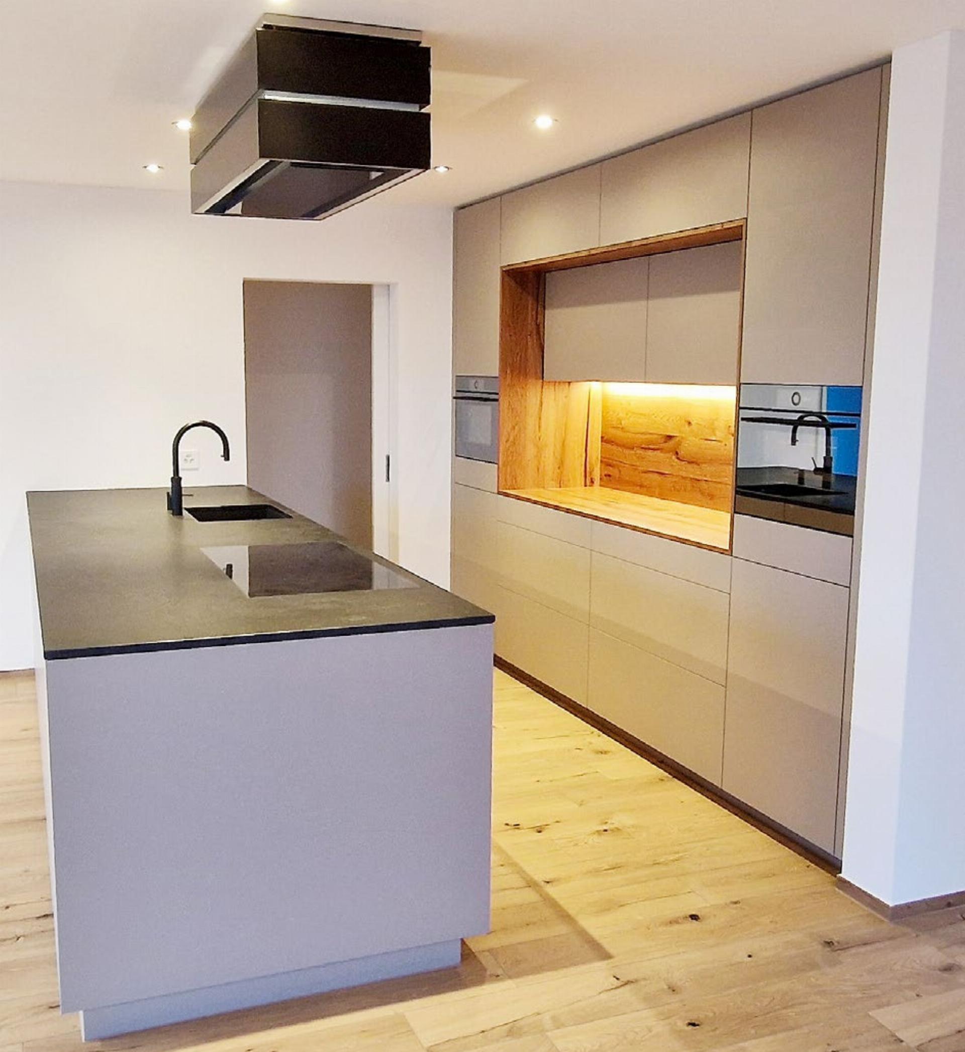 Alle bauen um. Wir auch – für unsere neuen Showküchen. - Das Bild wird blockiert. – Möglicherweise durch einen aktiven Adblocker.