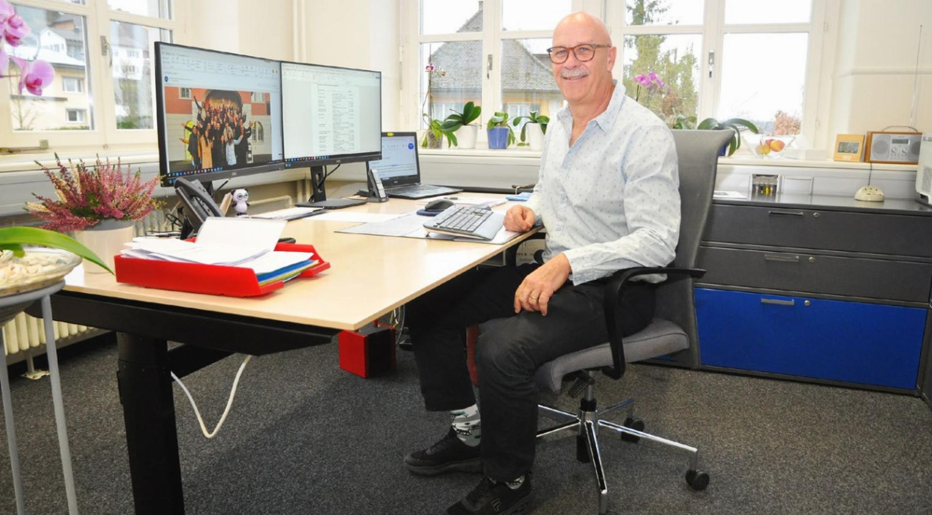 Der Jubilar plaudert aus dem Nähkästchen - Das Bild wird blockiert. – Möglicherweise durch einen aktiven Adblocker.