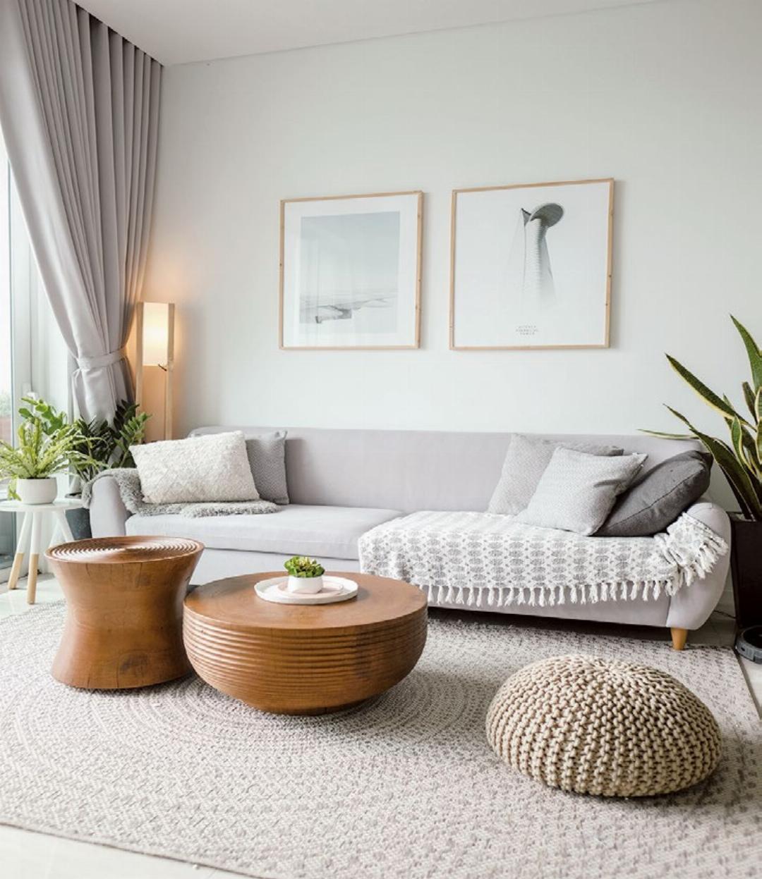 nachtsgeschenk», verrät Diana Schmid. «Sie werden wie unsere Vorhänge und Kissen bei uns im Atelier genäht. nachtsgeschenk», verrät Diana Schmid. «Sie werden wie unsere Vorhänge und Kissen bei uns im Atelier genäht.