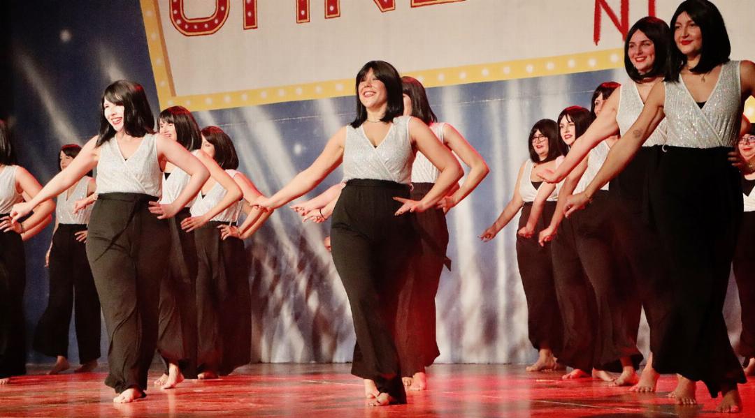 Tosender Applaus erhielten die «Nummerngirls». Die Gymnastik überzeugte mit einer fulminanten Choreografie. Tosender Applaus erhielten die «Nummerngirls». Die Gymnastik überzeugte mit einer fulminanten Choreografie.