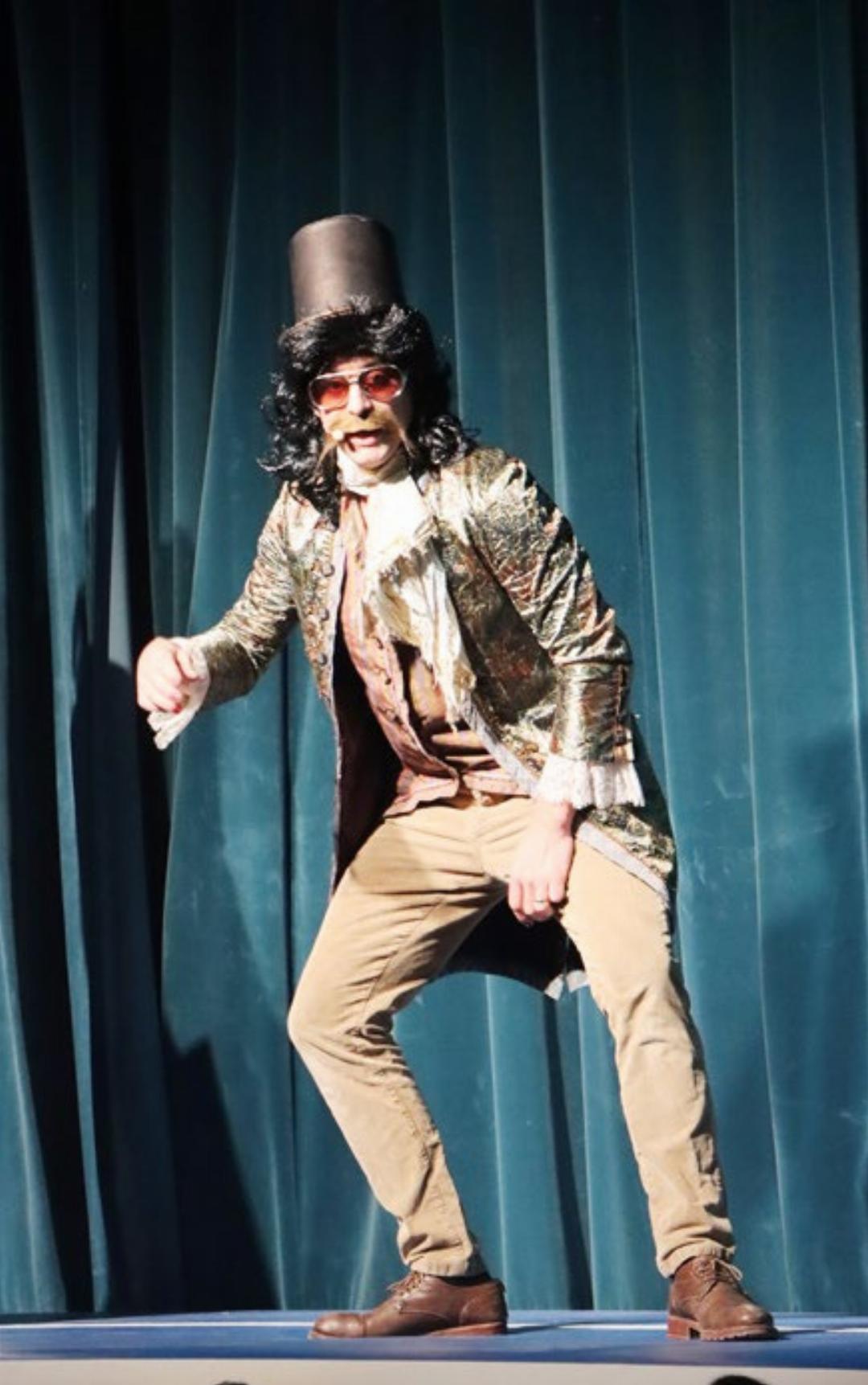 Der Showmaster sagte die Games an. Der Showmaster sagte die Games an.