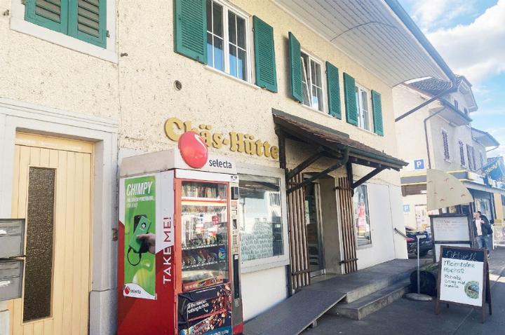 Die Liegenschaft mit der «Chäs-Hütte» an der Bruggerstrasse 1. Foto: mbe