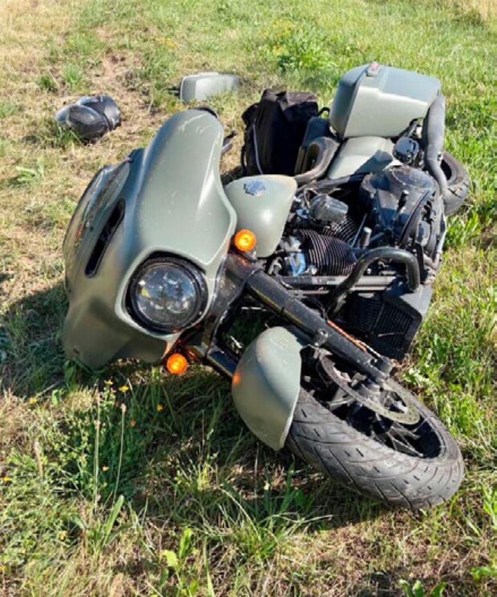 Eines der beschädigten Motorräder.