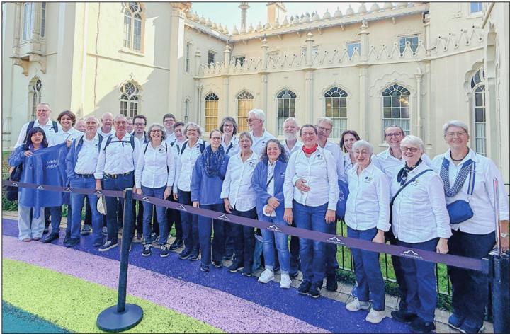 Der Jodelchor vor dem Royal Pavilion in Brighton, wo er sang. Fotos: zVg