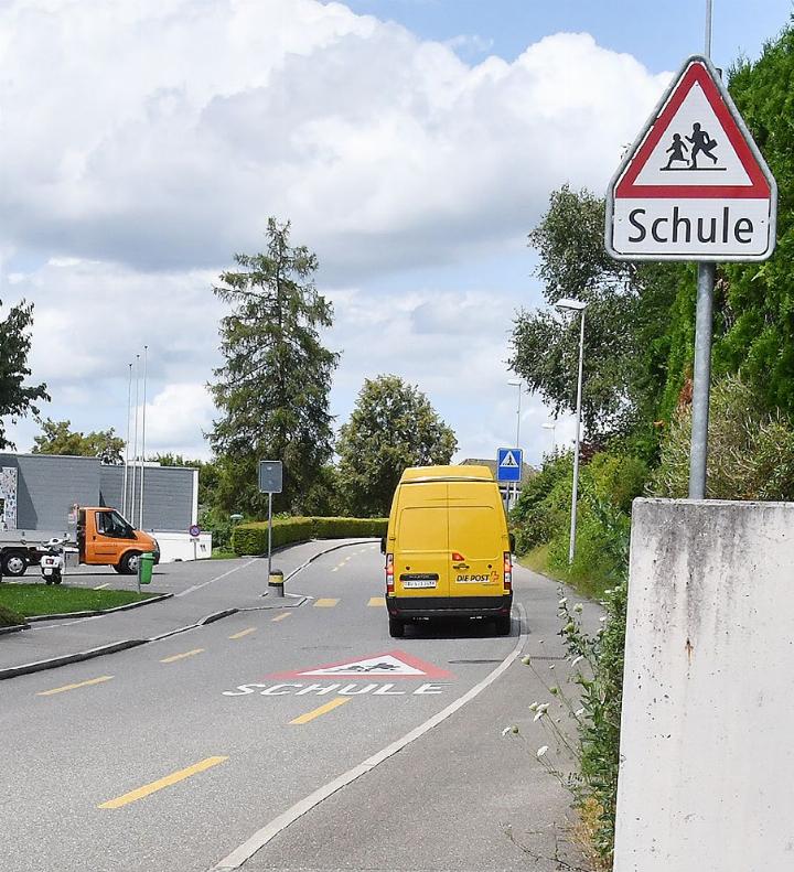 Tempo 30 rund um die Schule Hinterbächli bleibt ohne Mehrheit. Foto: mbe