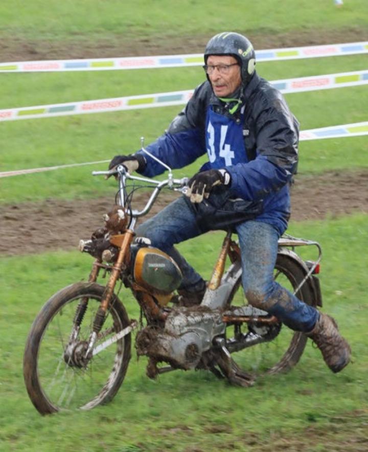 Willi Zulliger wird auch am 15. Plausch-Töffli-Rennen mit seinem Puch Condor teilnehmen. Foto: Archiv/dg
