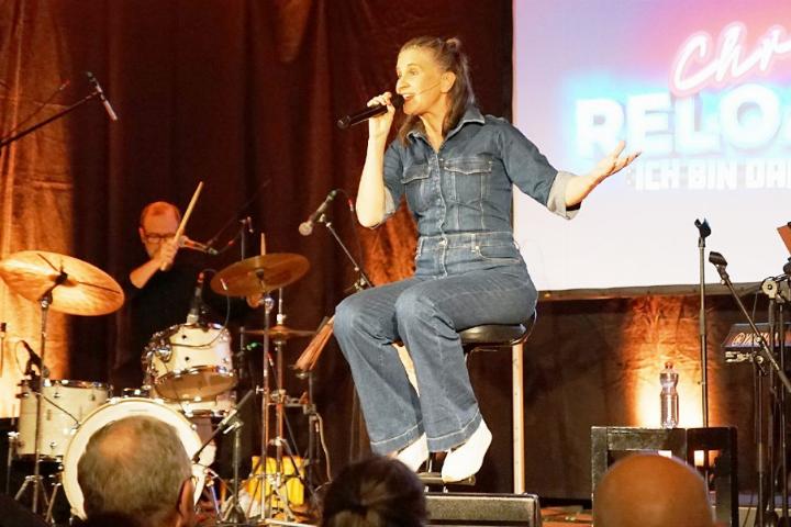 Chrissi Sokoll und ihre Band begeisterten Niederwiler Publikum. Foto: zVg