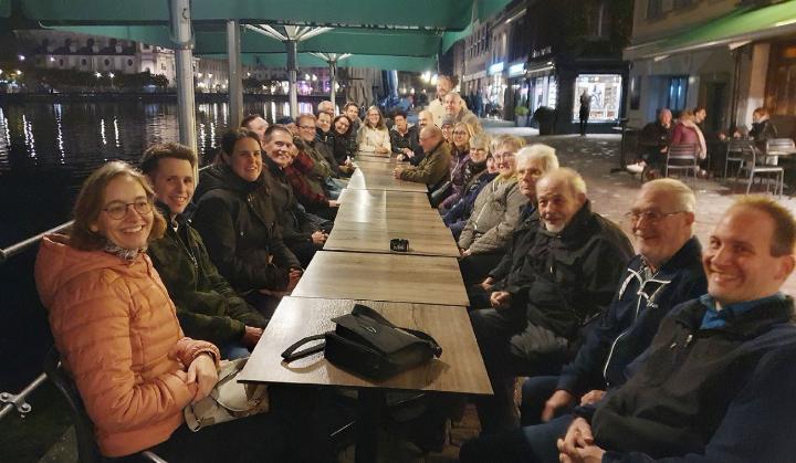 Die Mitglieder der Harmoniemusik Rohrdorf beim gemütlichen Ausklang eines spannenden Tages. Foto: zVg