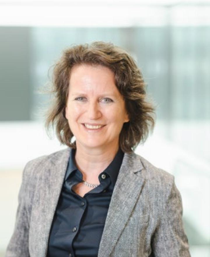 Marianne Stänz ist Gemeindeammann in Birmenstorf. Die Projektleiterin (lic. oec. publ.) ist Vorstandsmitglied der Frauenzentrale Aargau, Präsidentin des ref. Kirchenchores Birmenstorf und Vorstandsmitglied der Mitte Birmenstorf.