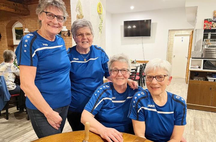 Der Vorstand des FTV Niederwil: Stehend v. l. Judith Hufschmid, Jolanda Schmid, sitzend v. l.: Rosmarie Bachmann, Rita Wietlisbach. Foto: zVg