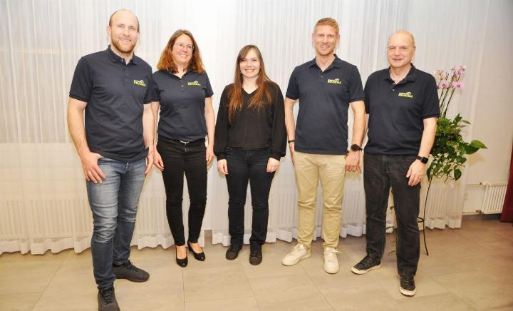 Der frisch gewählte Vorstand des Gewerbevereins Reusstal: Vizepräsident Martin Nietlispach, Cornelia Oldani, Eli Etter-Vock, Präsident Pascal Hufschmid und René Maurer (v. l.). Neu im Amt ist Eli Etter-Vock. Sie wurde als Nachfolgerin von Susanne Pieper gewählt, die nach zwölf Jahren erfolgreicher Arbeit zurücktrat. Fotos: ml
