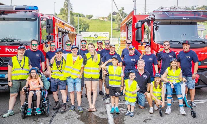 Zum ersten Mal waren Menschen mit Beeinträchtigung beim Familientag dabei. Sie schätzten, dass alles barrierefrei war und sie die Feuerwehr hautnah erleben durften. Fotos: zVg