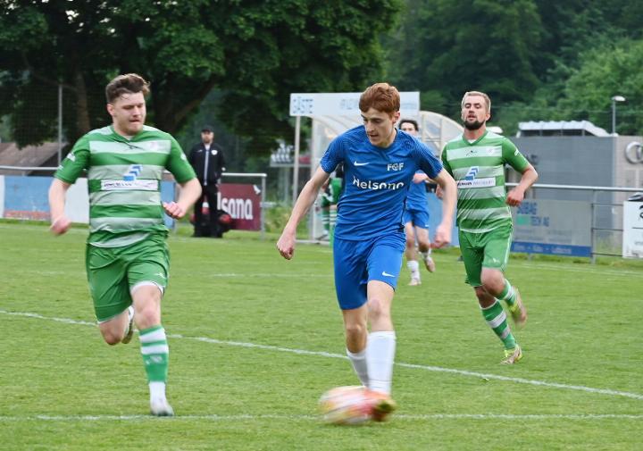Linksaussen-Spieler Fabio Kaufmann (am Ball) hatte gegen Zurzach einen Lauf: Resultat: ein Hattrick. Foto: sl