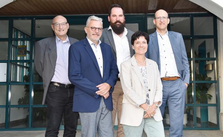 In Remetschwil, wie in anderen Gemeinden, tritt der gesamte Gemeinderat für die Amtsperiode 2026-2029 voll motiviert wieder an. Foto: zVg