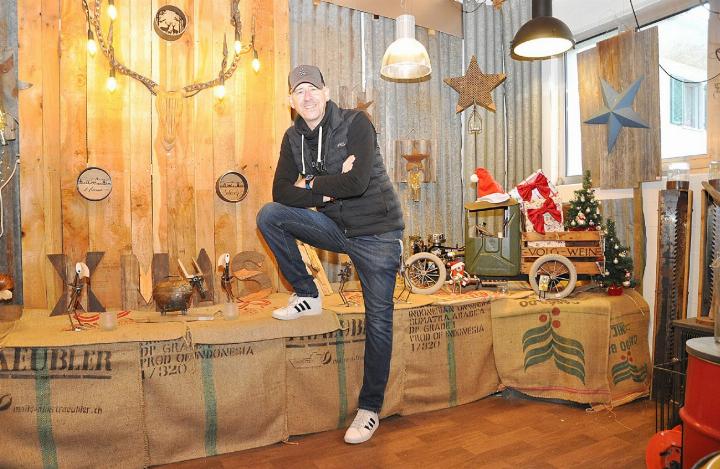 Seit 2007 stellt Künstler Paul Conrad seine Werke im Milchhüsli aus. Hier zeigt er seine neuesten Kreationen in der kürzlich eröffneten Winterausstellung. Auf zwei Stockwerken gibt es aber noch viel mehr zu entdecken. Fotos: ml