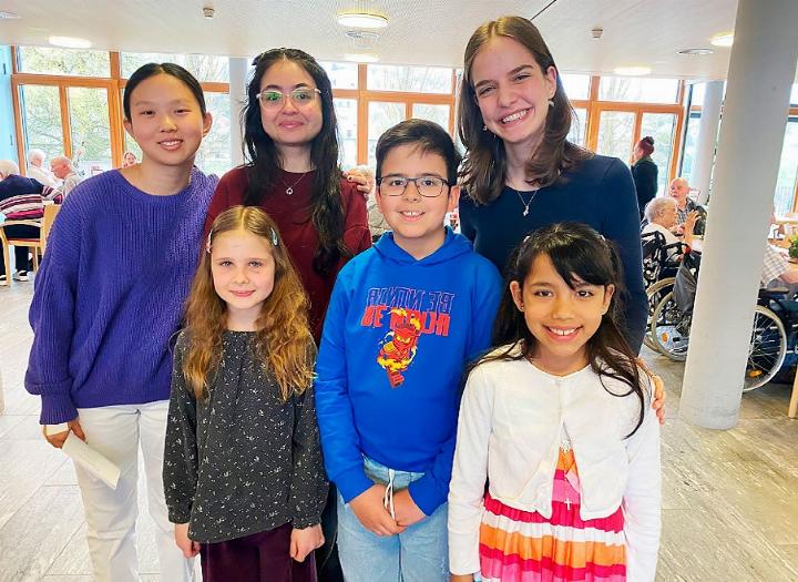 Die jungen Musikerinnen und Musiker bei ihrem Konzert im Mellinger Alterszentrum Im Grüt. Es war die zweite Durchführung des Anlasses. Foto: zVg