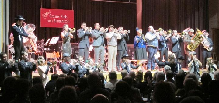 Das Galakonzert wird von der Brass Band Berner Oberland bestritten werden, die an der letzten Austragung 2023 (Bild) den Wettbewerb gewann. Fotos: zVg