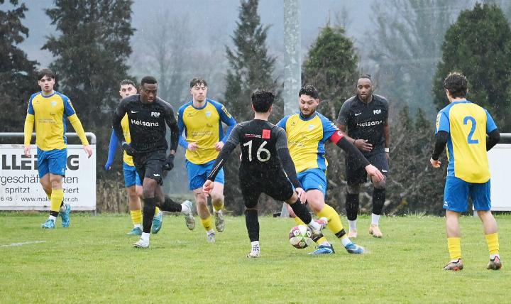 In der ersten Halbzeit war das Derby zwischen Tägerig und Fislisbach ausgeglichener als in der zweiten. Foto: sl