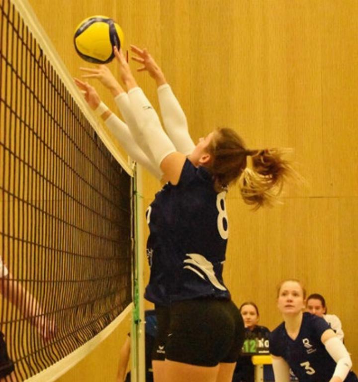 Erfolgreicher Block des VBC Reusstals. Foto: bn