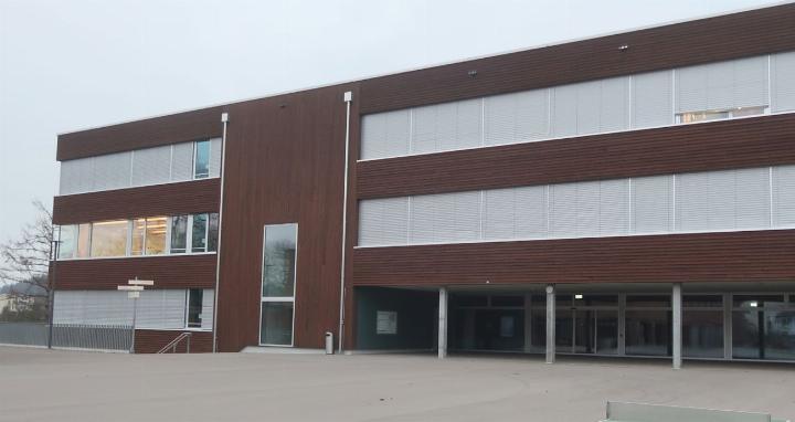 Der Pausenplatz des Primarschulhauses Kleine Kreuzzelg, wo die Situation eskalierte. Foto: mbe