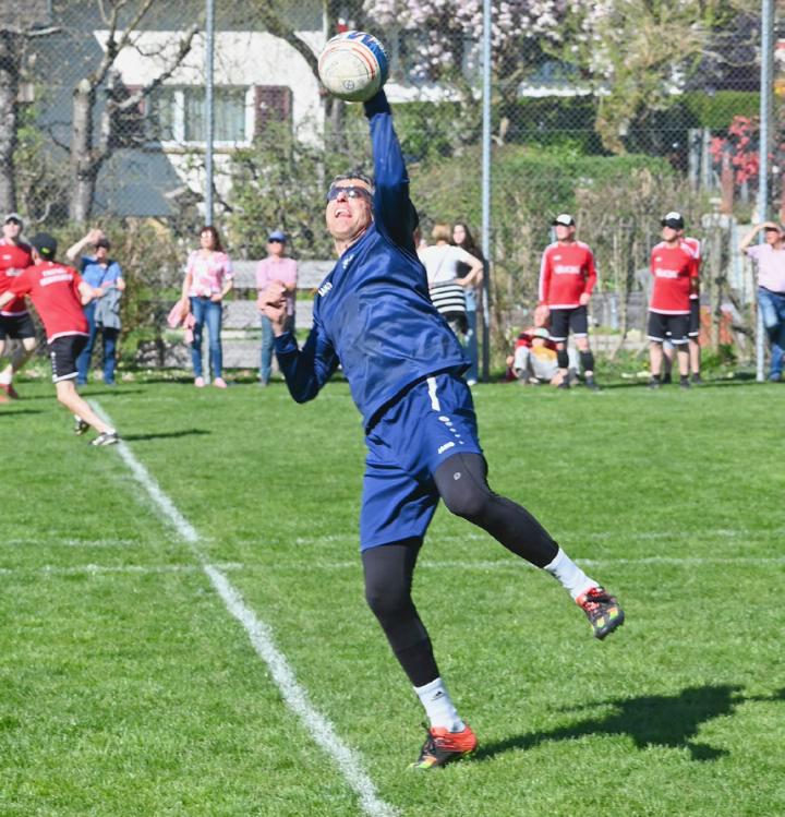 Das erste Faustballturnier des Frühlings fand in Niederrohrdorf statt. Foto: sl