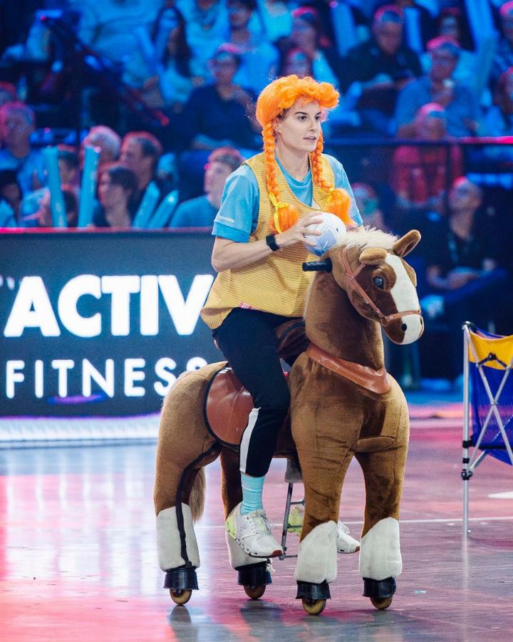Michelle Heimberg am Super10Kampf im Zürcher Hallenstadion. Fotos: zVg Sporthilfe / Keystone / Stefan Bohrer