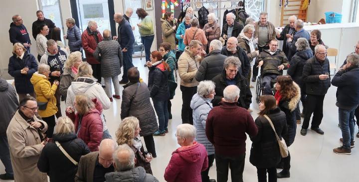 Der Neujahrsapéro von Niederwil fand im Raum der Tagesstrukturen des Schulhauses Riedmatt 3 statt. Fotos: mbe