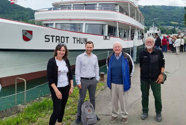 2025 führte der Mellinger Seniorenausflug auf den Thunersee: Stadtpräsidentin Györgyi Schaeffer, Stadtschreiber Gregor Glaus, Kurt Huwiler und Städtlifotograf Viktor Zimmermann (von links). Foto: Archivbild, bg