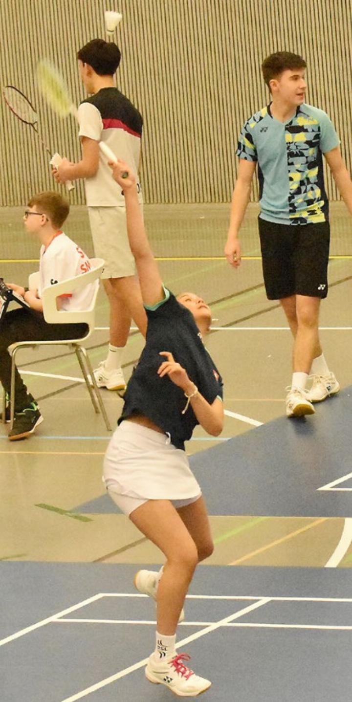 Ainara Putri gewinnt das erste Spiel gegen Amalia Mourrain mit 21:5 und 21:7. Foto: bn