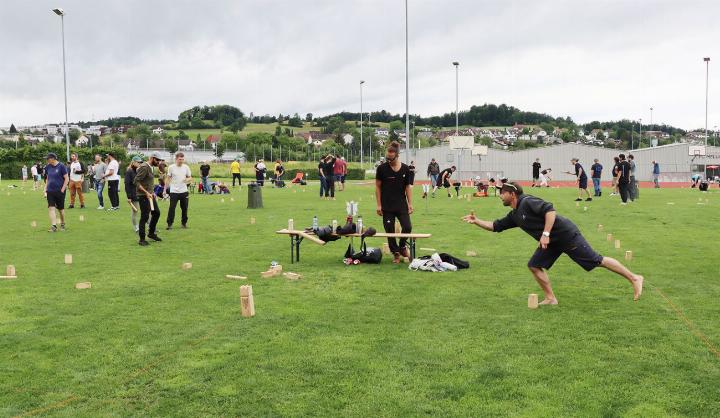 Das 7. Kubb-Turnier fand am Pfingstwochenende in der Kleinen Kreuzzelg statt. Der Spass stand im Vordergrund.