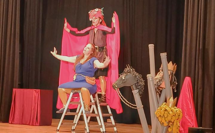 Eine Szene aus dem märchenhaften Musiktheater «Schlüssel zum Glück», das in Stetten aufgeführt wurde. Fotos: zVg