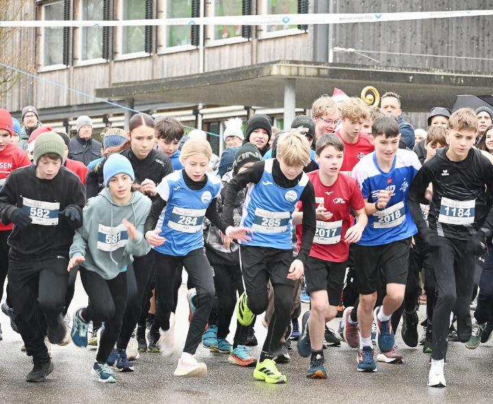 Als kurz vor Mittag die Jugendkategorien starteten, liess der Nieselregen zum Glück gerade nach. Foto: sl
