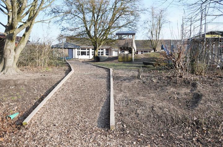 Rund um den Schnitzelweg beim Kindergarten hat die Gemeinde zunehmend mit Hundekot zu kämpfen. Foto: leh