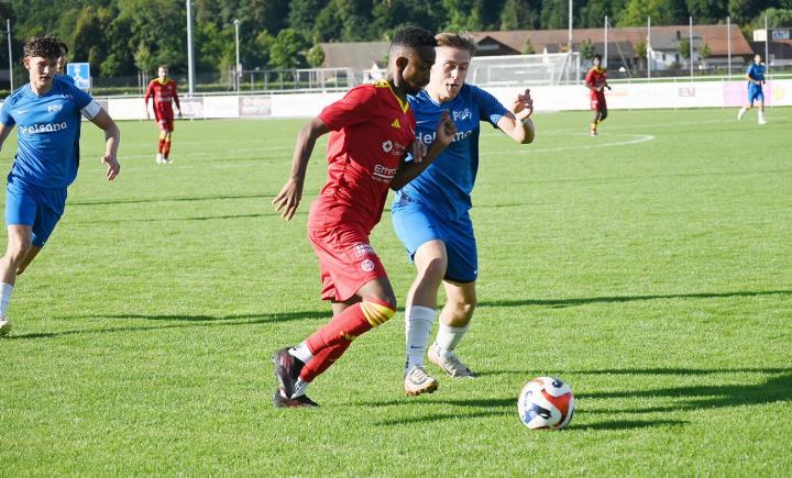 Es war ein enges und ausgeglichenes Spiel, in dem beide Teams phasenweise die Oberhand hatten. Foto: sl
