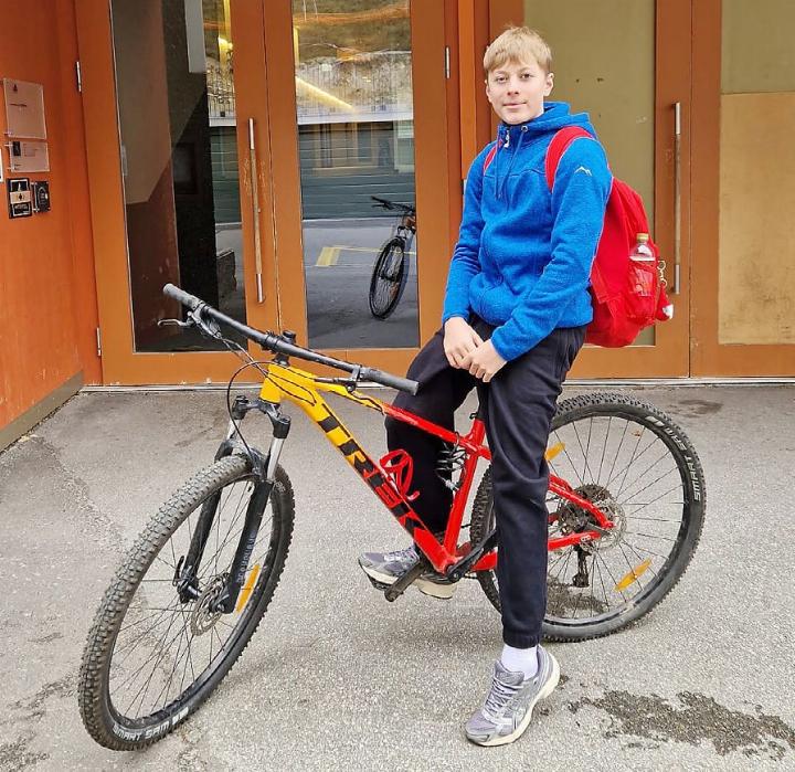 Nio Zuffo kam samt einem Bike ins Trainingslager nach St. Moritz. Foto: zVg