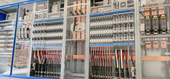 So sieht es im Inneren einer Trafostation aus. In Wohlenschwil hat es einige davon. (Beim Foto handelt es sich um eine Station irgendwo im Kanton Aargau und nicht eine aus Wohlenschwil.) Symbolbild: zVg