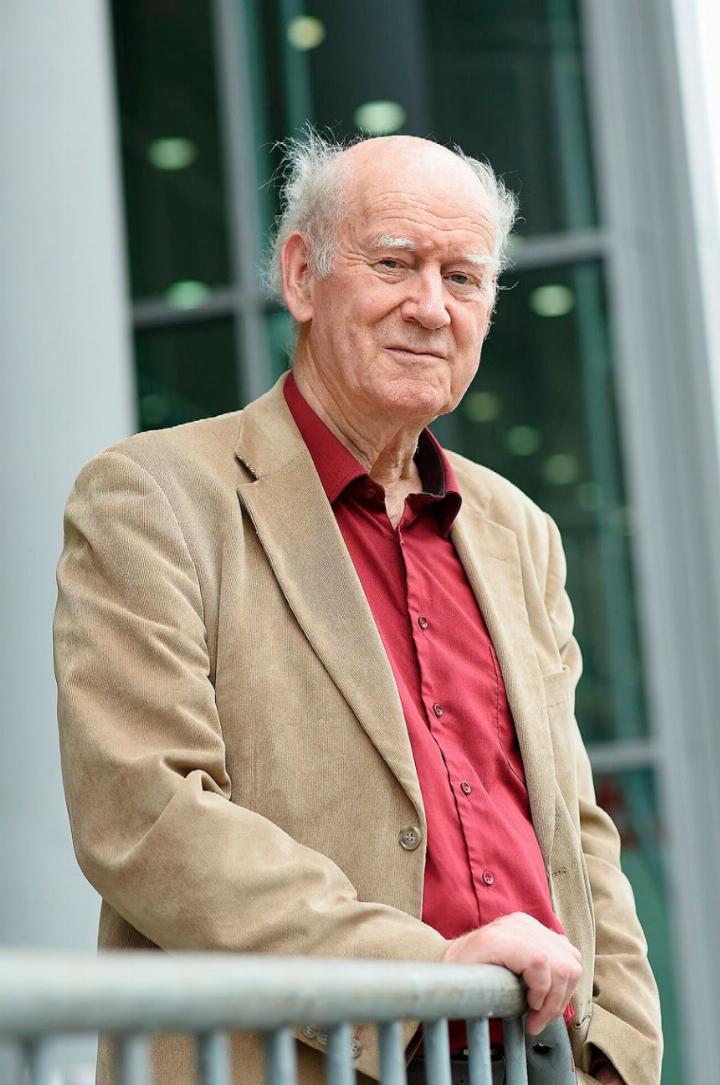 Franz Hohler: «Ich schaue immer, ob es irgendwo in meinen Texten einen Bezug zur jeweiligen Gegend gibt.» Foto: zVg