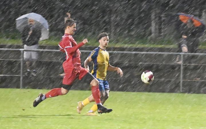 Das Wetter hatte keine Lust auf Derby: Die Bedingungen beim Spiel Tägerig – Niederwil waren garstig. Foto: sl