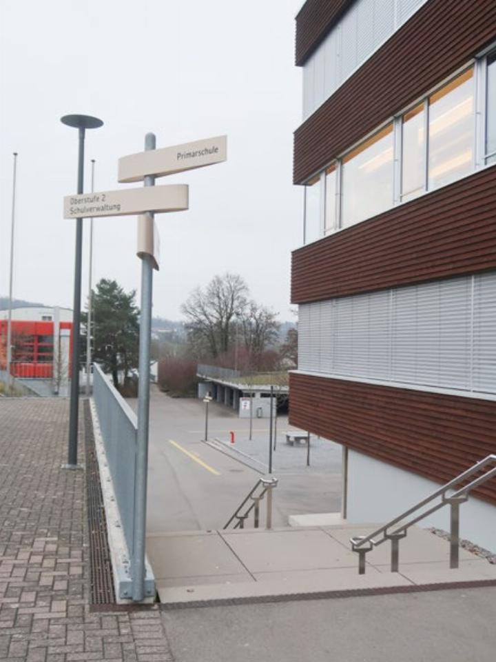 An der Treppe zum Pausenplatz eskalierte die Situation. Foto: mbe