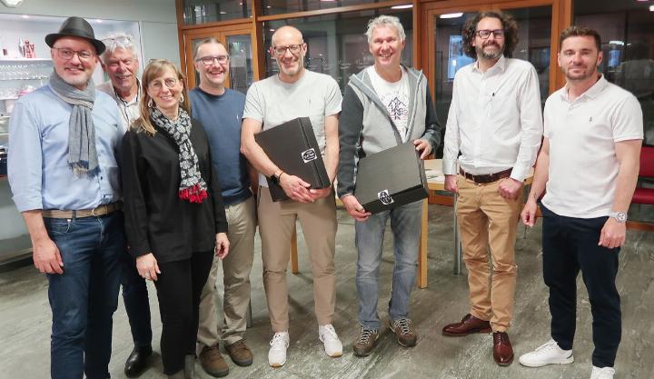 Der Vorstand des Gewerbevereins Mellingen (v. l.): Roberto Caranci, Hansruedi Emmenegger, Beatrix Motsch, Tobias Stieger (neu gewählt), die neuen Ehrenmitglieder des Vereins, Urs Imboden und Stefan Knecht, Vorstandsmitglied Ueli Moser und der Präsident Dugi Ukaj. Foto mbe