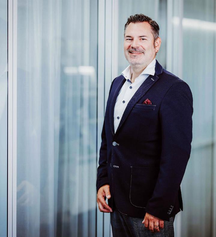 Thomas Widmer ist seit Herbst 2023 Gemeindeammann und hat die beiden Formate initiiert. Die Anliegen aus der Bevölkerung sind vielfältig. Foto: zVg