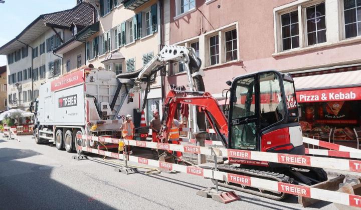 In der Hauptgasse begannen Vorarbeiten für die Unterstossung. Foto: mbe