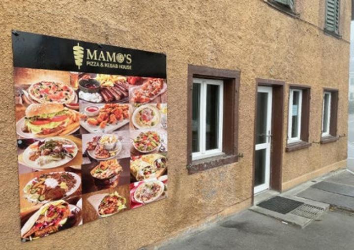 Neues Logo beim Eingang des Lokals. Foto: mbe